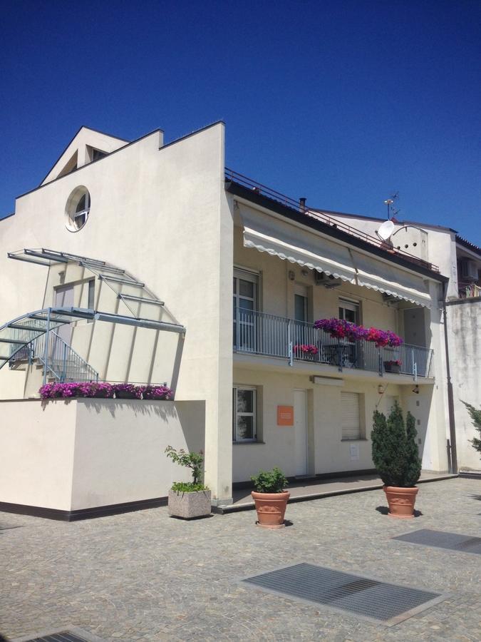 Bed and Breakfast Casa Agnese Альба Экстерьер фото